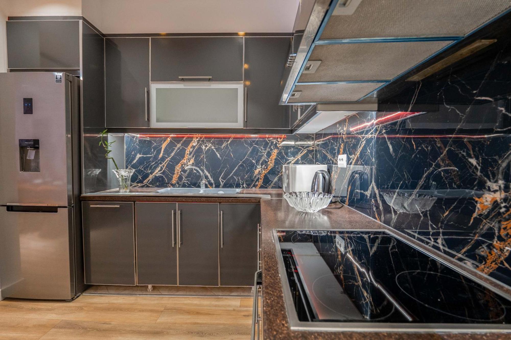 Mato Luxury Apartments ساراندا المظهر الخارجي الصورة