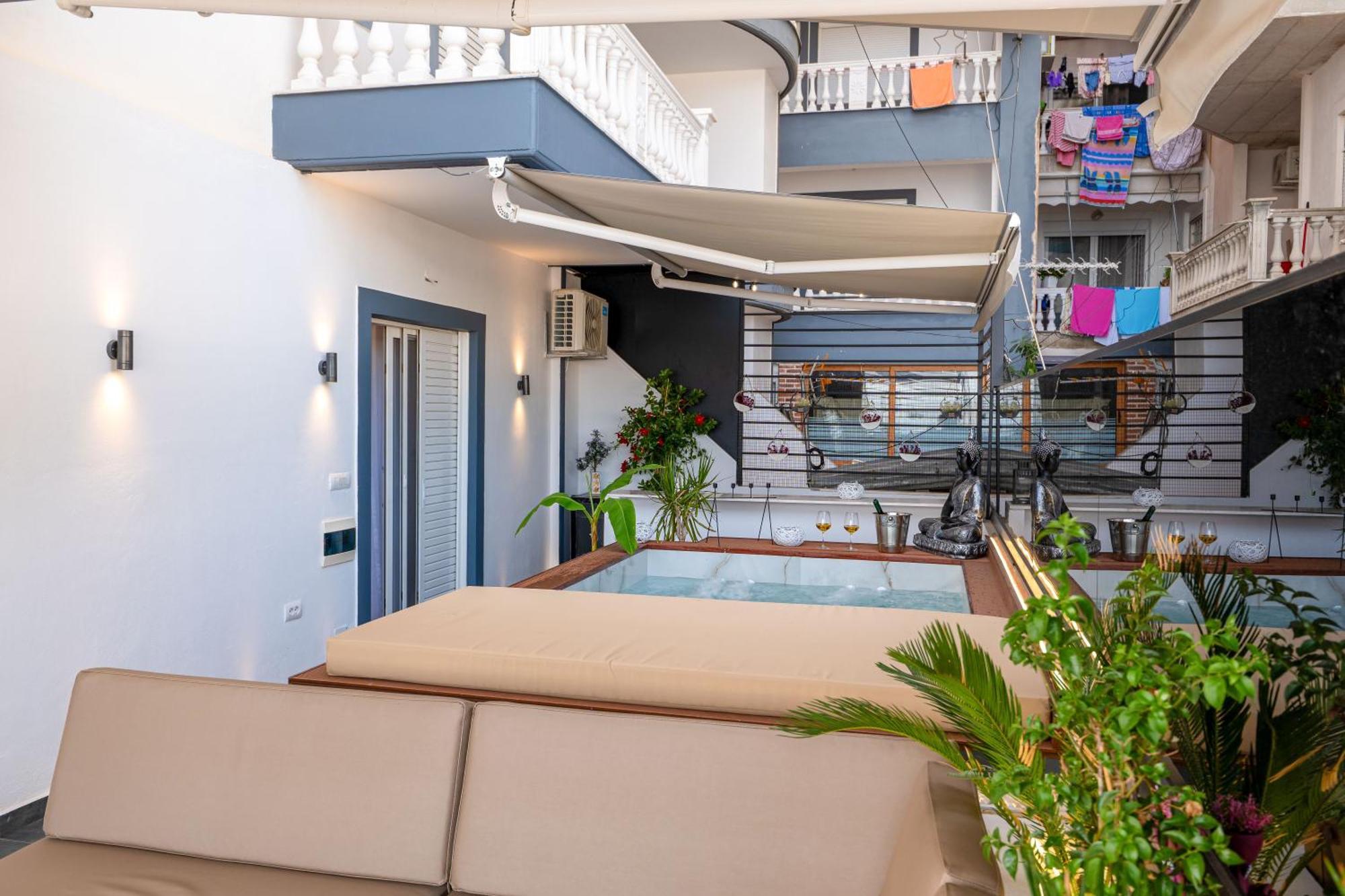 Mato Luxury Apartments ساراندا المظهر الخارجي الصورة