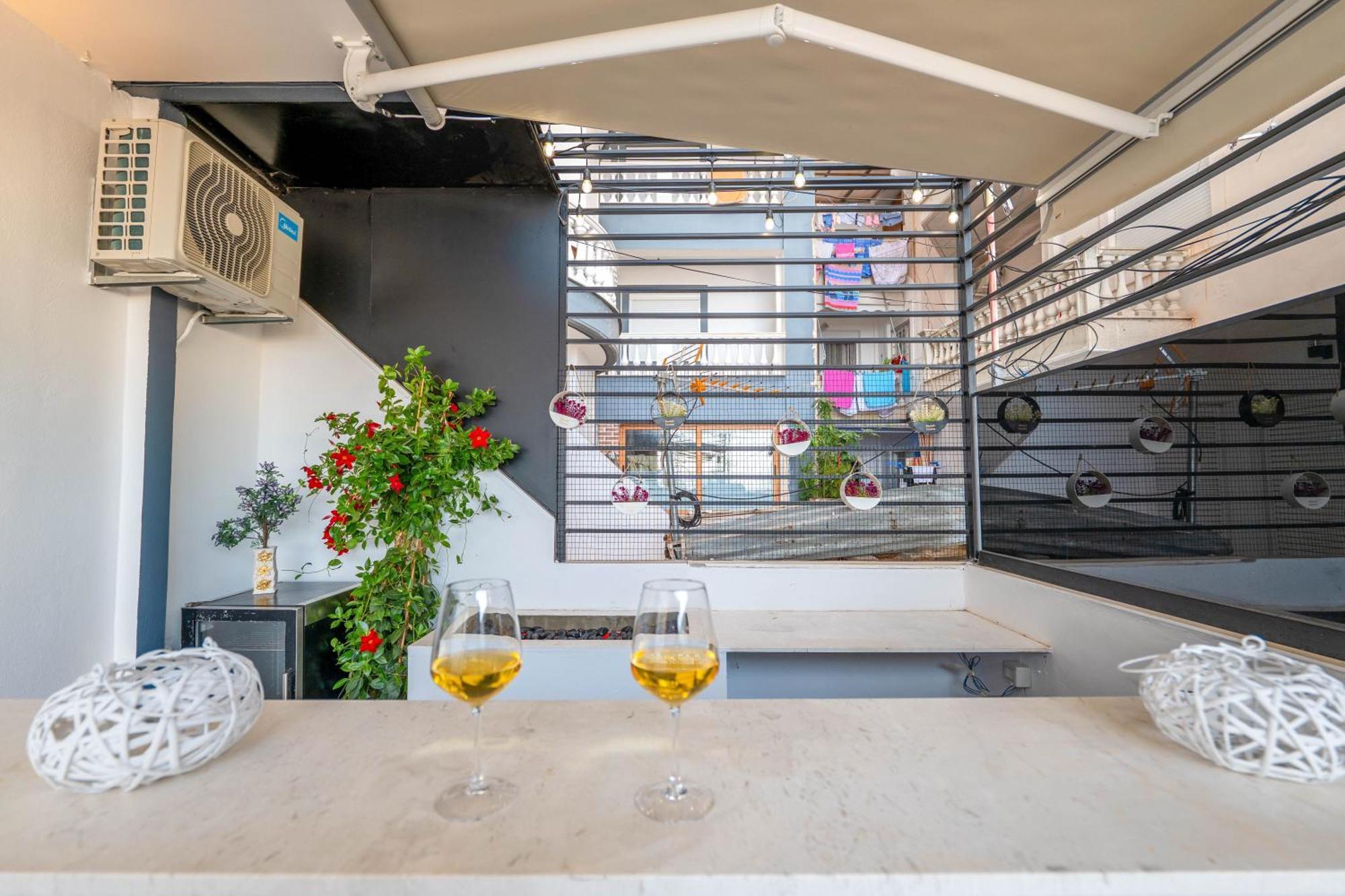 Mato Luxury Apartments ساراندا المظهر الخارجي الصورة