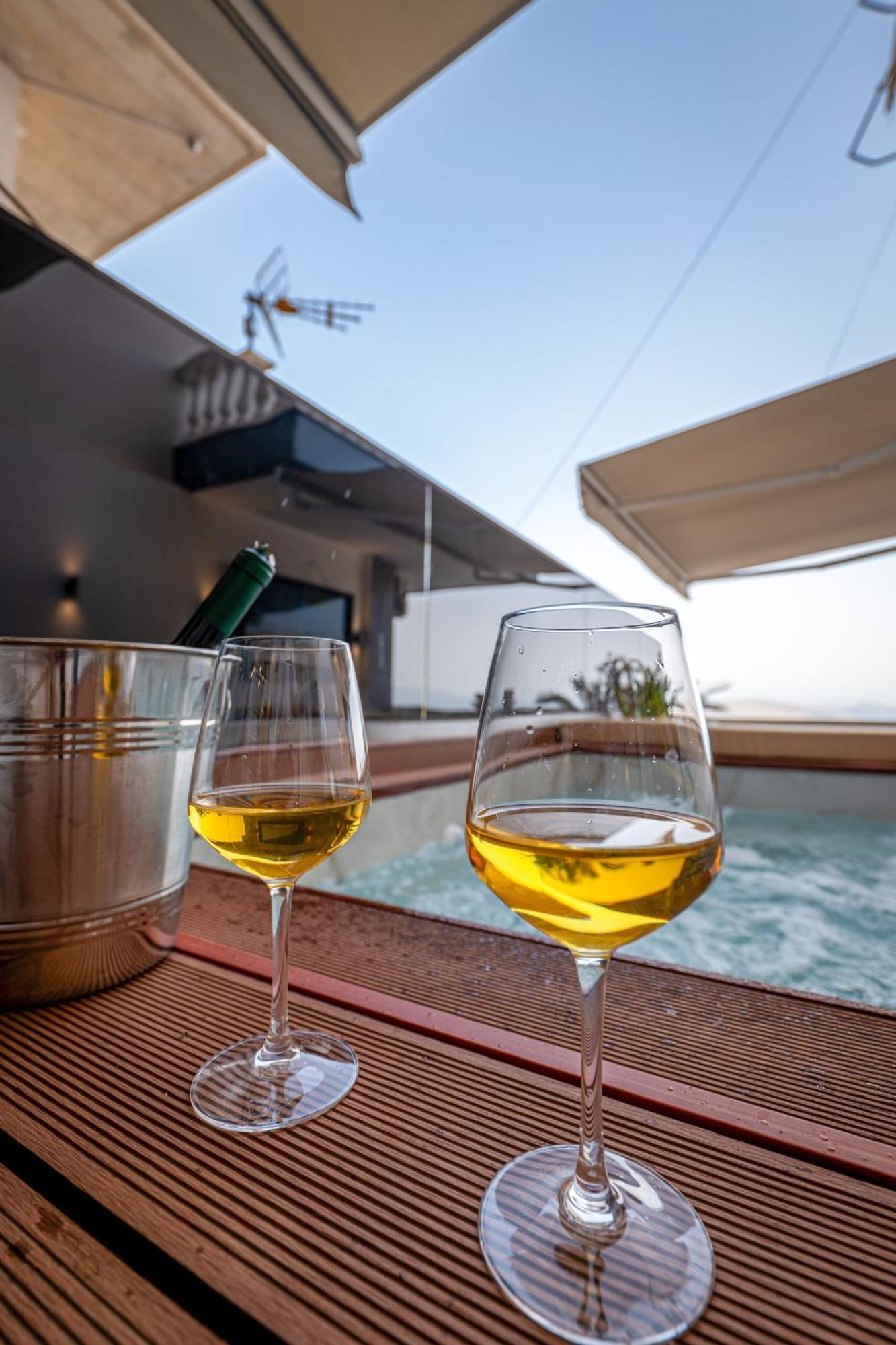 Mato Luxury Apartments ساراندا المظهر الخارجي الصورة